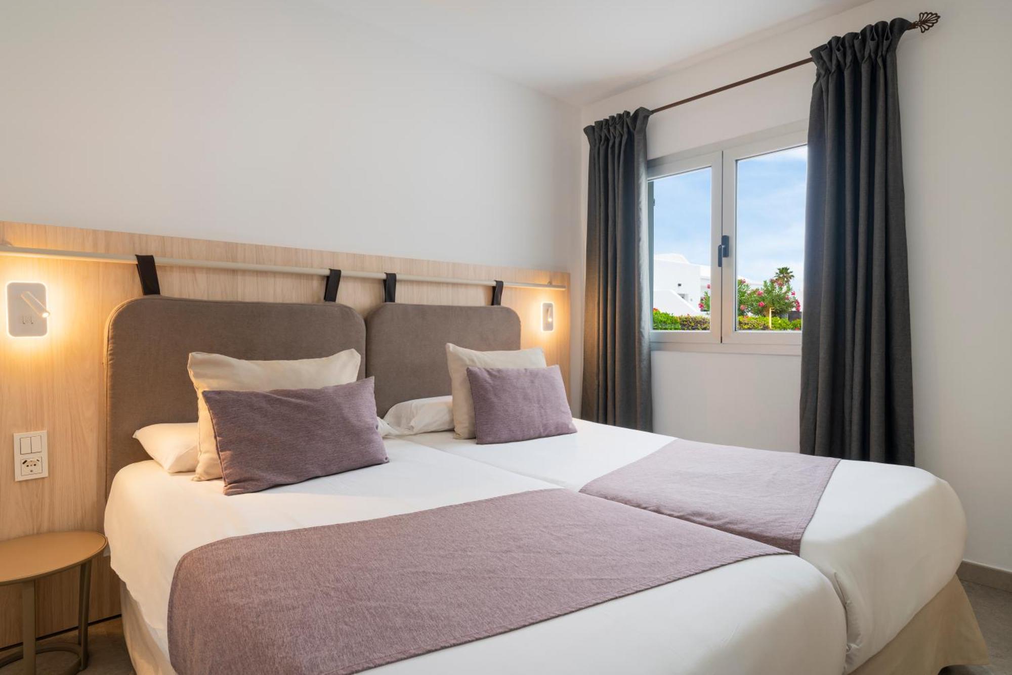 Apartamentos Santa Rosa กอสตา เตกีสเซ ภายนอก รูปภาพ